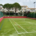 Lucia Albufeira Olhos de Agua (Albufeira)