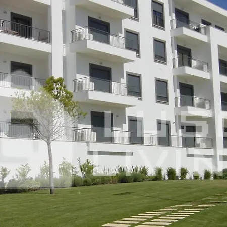 Lucia Albufeira オーリョス・デ・アーグァ