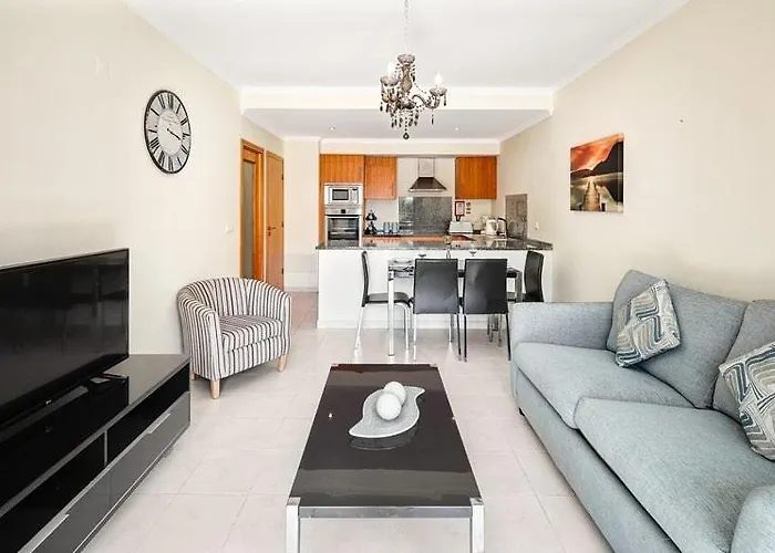 Lucia Albufeira * أولوز داغوا